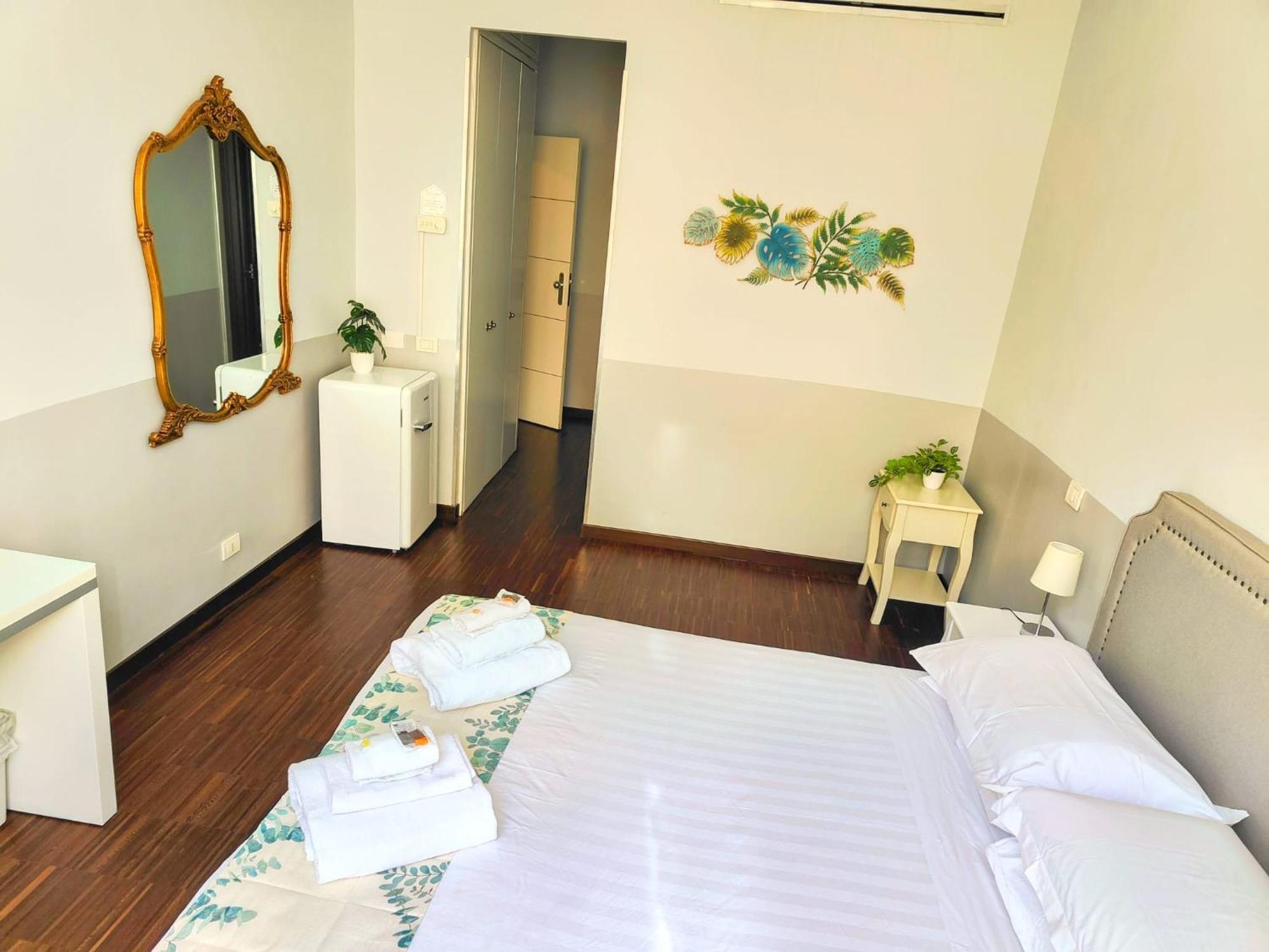 Dm69 - Termini Monti Crossroads Hotel โรม ภายนอก รูปภาพ